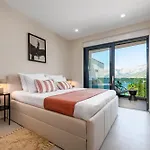 Luxury 3 Bed Sea View Penthouse Vikendica