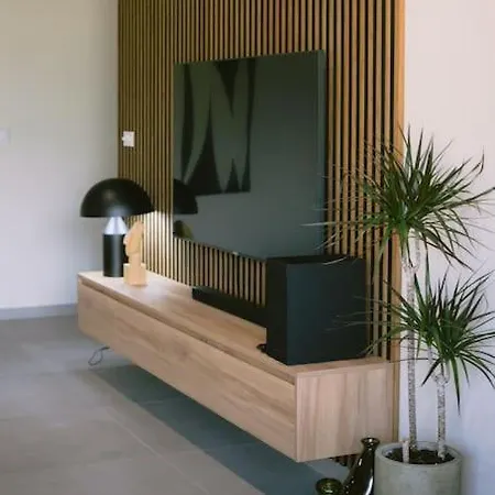 Luxury 3 Bed Sea View Penthouse * קאבטאט