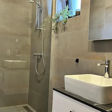 Luxury 3 Bed Sea View Penthouse Цавтат