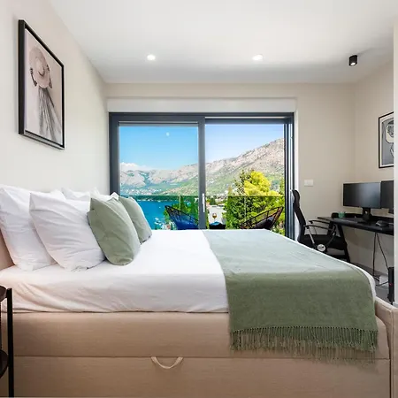 Luxury 3 Bed Sea View Penthouse Semesterbostad *