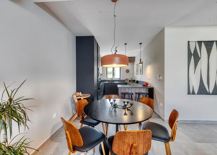 Luxury 3 Bed Sea View Penthouse Semesterbostad